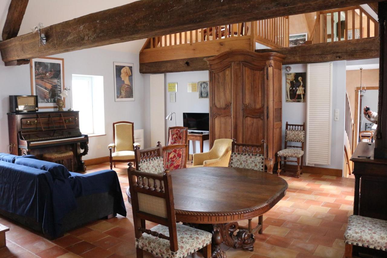 Вилла Chez Celestine Souvigny Экстерьер фото